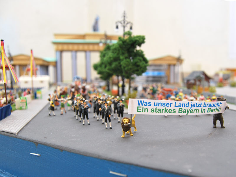 Umzug vor dem Brandenburger Tor